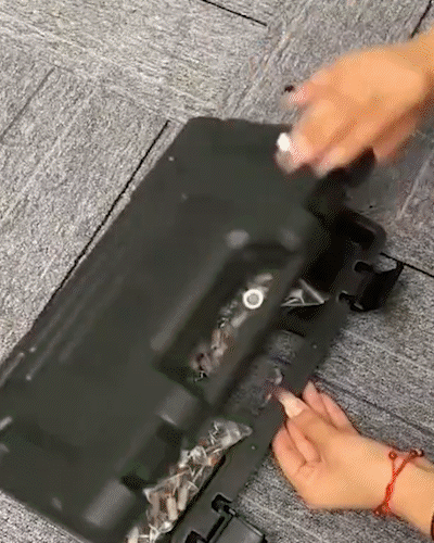 PISTOLA REMACHADORA CON 50 CLAVOS